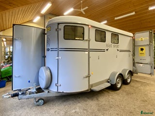 Hästtransporter fordon & transport till salu: Diagonallastad 3-hästars Fautras i Kvicksund - Annons 1