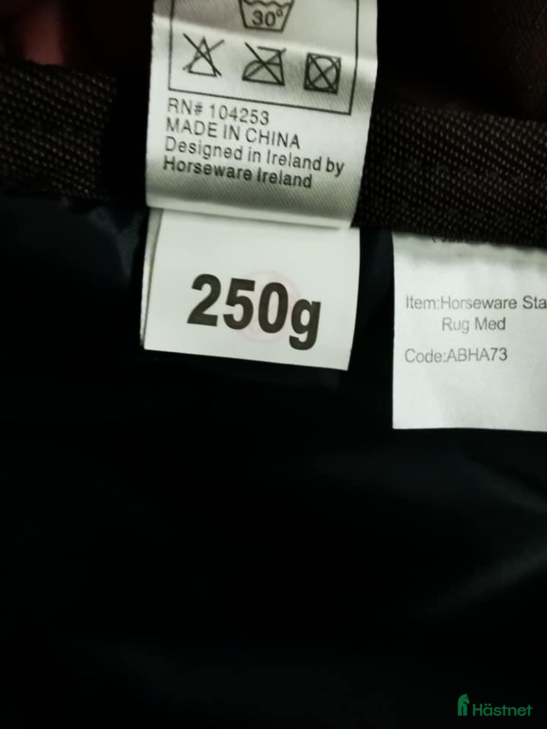 Täcken hästutrustning till salu: Horseware Stable Rug 250g stl 155 i Avesta - Annons 4