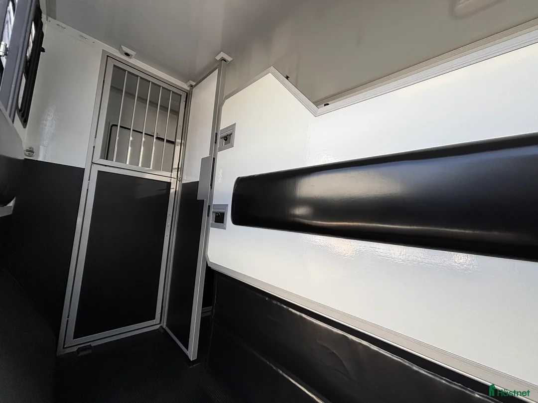 Hästlastbilar  fordon & transport till salu: HORSEPARTNER EQUIMAX hästbil - 5sits - stuteri i Laholm - Annons 14