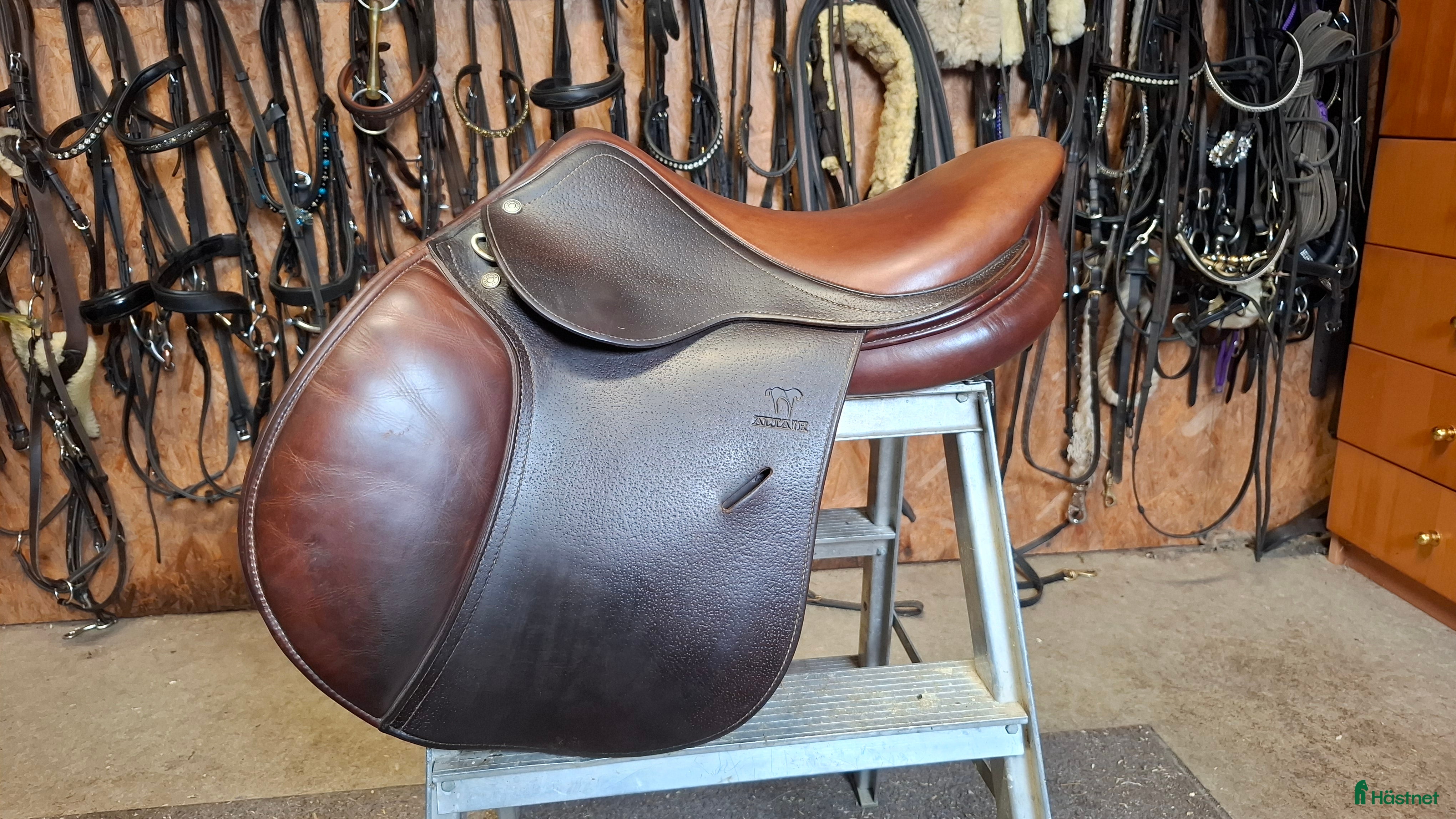 Sadlar hästutrustning till salu: Antares Altair 16.5tum/1N  i Tjällmo - Annons 3
