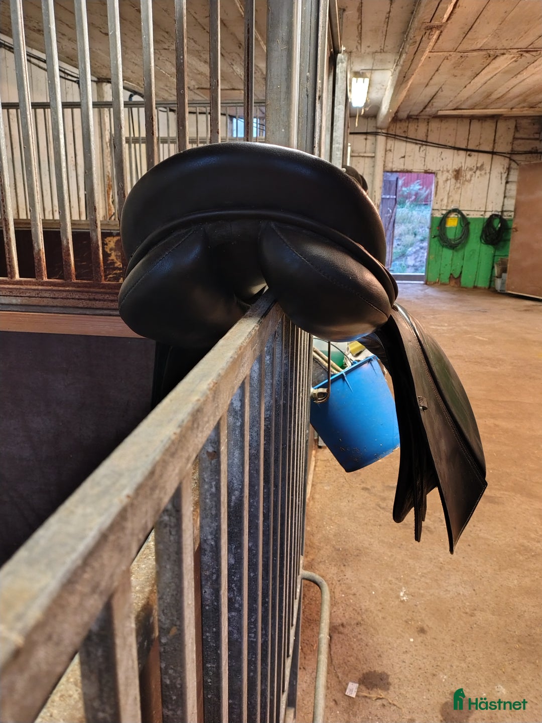 Sadlar hästutrustning till salu: Svart allroundsadel  i Gamleby - Annons 3