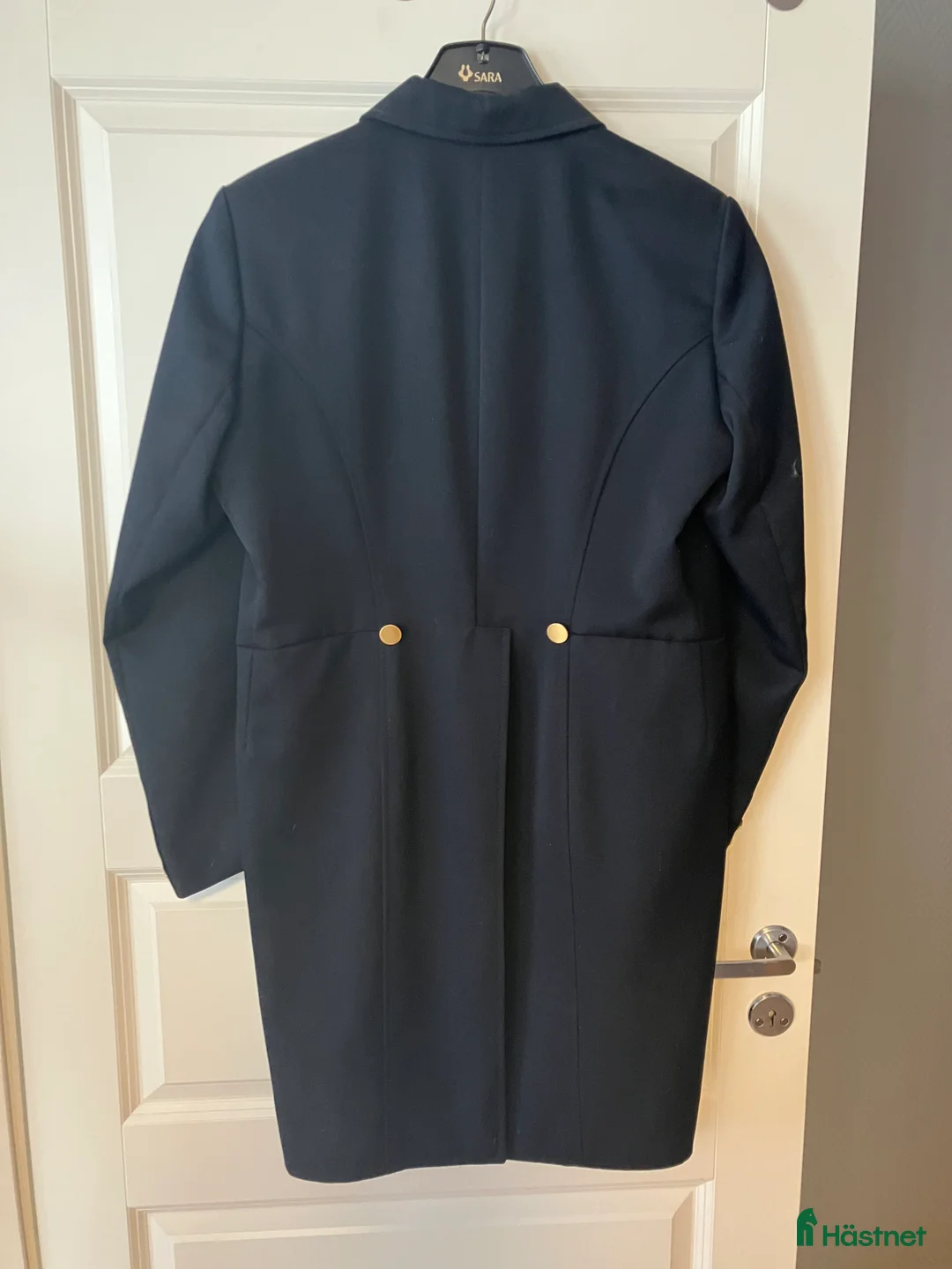 Jackor & Kavajer ryttarutrustning till salu: Fin mörkblå Dressyrfrack aldrig använd. i Kågeröd - Annons 3