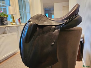 Sadlar hästutrustning till salu: Ideal Iconix dressyrsadel i Furulund - Annons 2