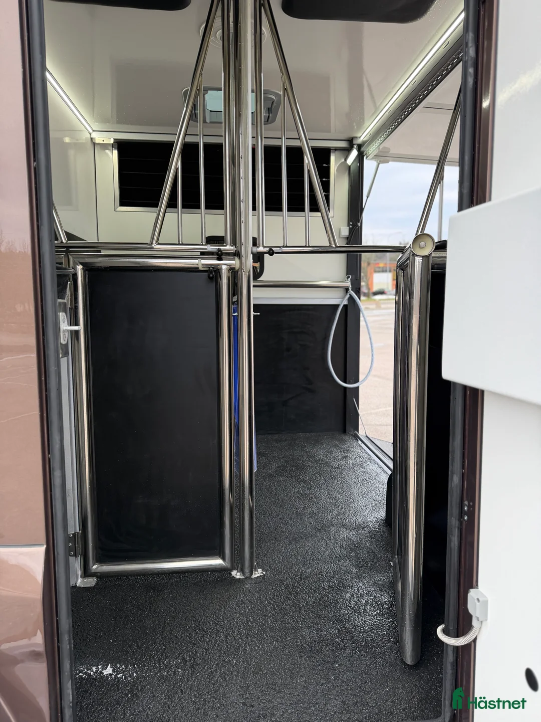 Hästlastbilar  fordon & transport till salu: Nybyggd Hästbuss med V-Galler i Partille - Annons 10