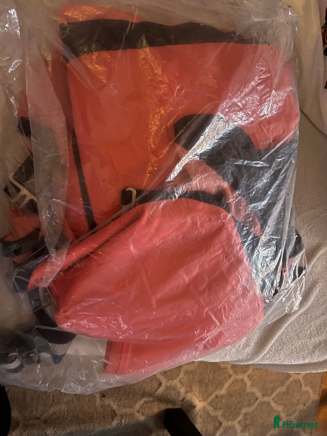 Täcken hästutrustning till salu: Regntäcke  i Tullinge - Annons 3