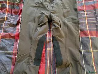 Ridbyxor ryttarutrustning till salu: Nya kingsland knäskodda ridbyxor - Annons 6