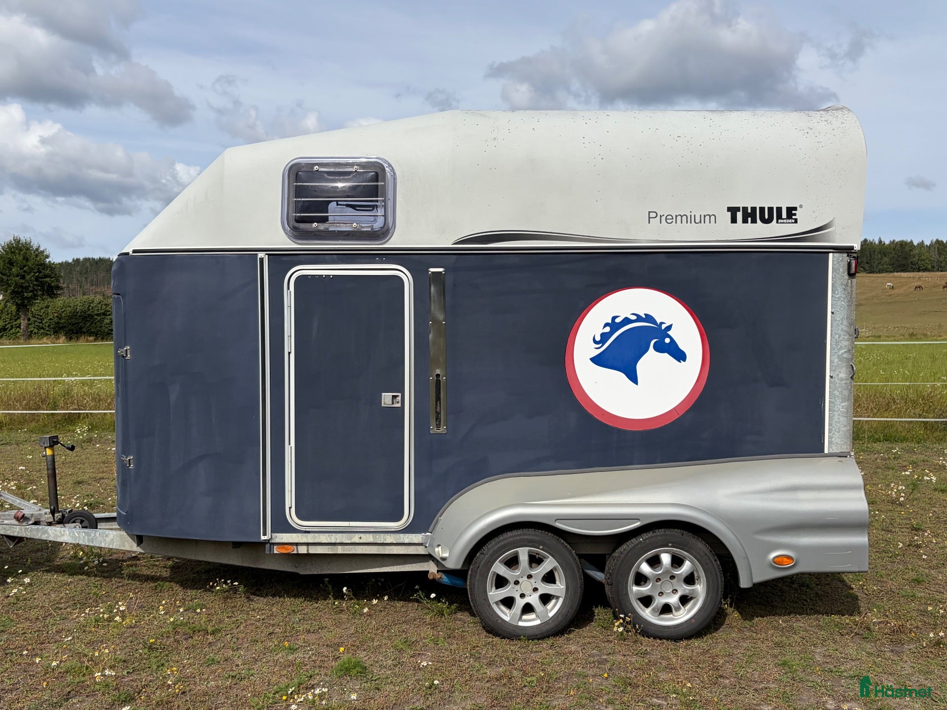 Hästtransporter  fordon & transport till salu: Thule Premium 200 - Annons 1