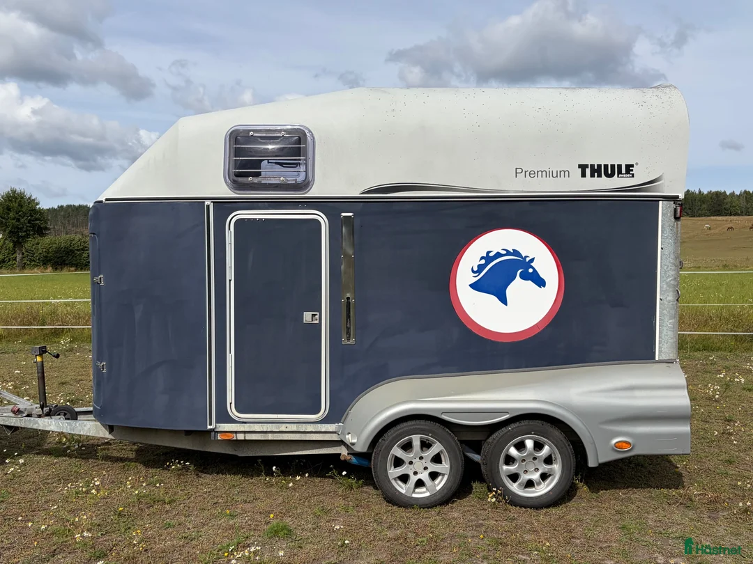 Hästtransporter  fordon & transport till salu: Thule Premium 200 - Annons 1
