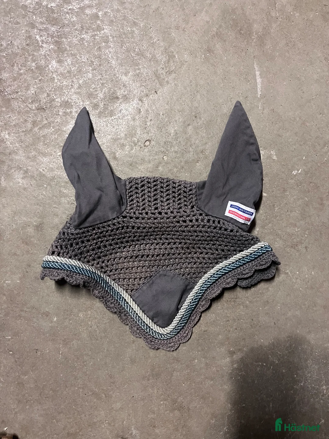 Schabrak & Vojlockar hästutrustning till salu: 7 st schabrak och 2 st luvor  - Annons 2