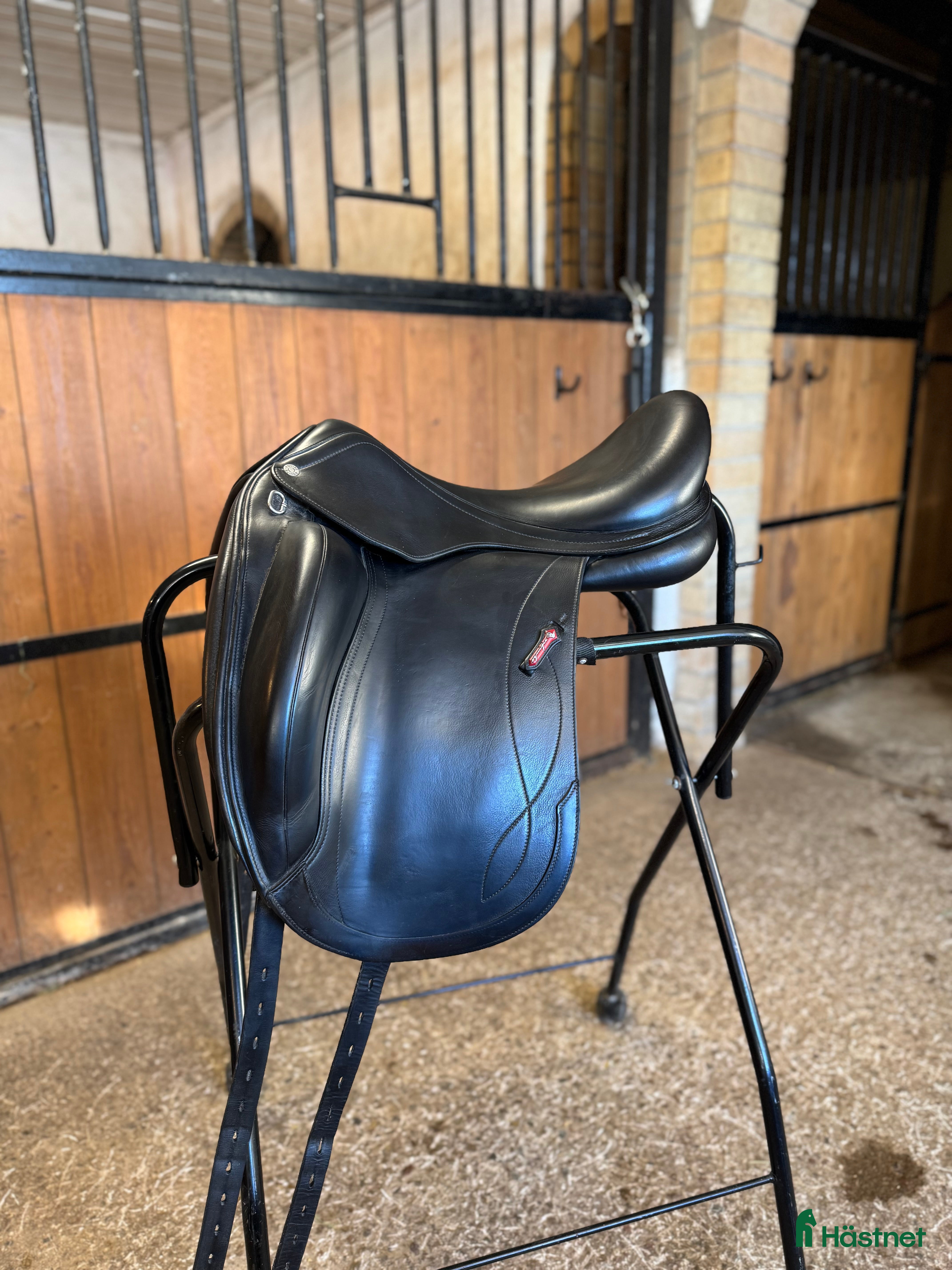 Sadlar hästutrustning Equipe Olympia dressyrsadel  i Hofors - Annons 1