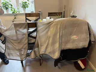 Täcken hästutrustning till salu: Ridflugtäcke - Annons 2