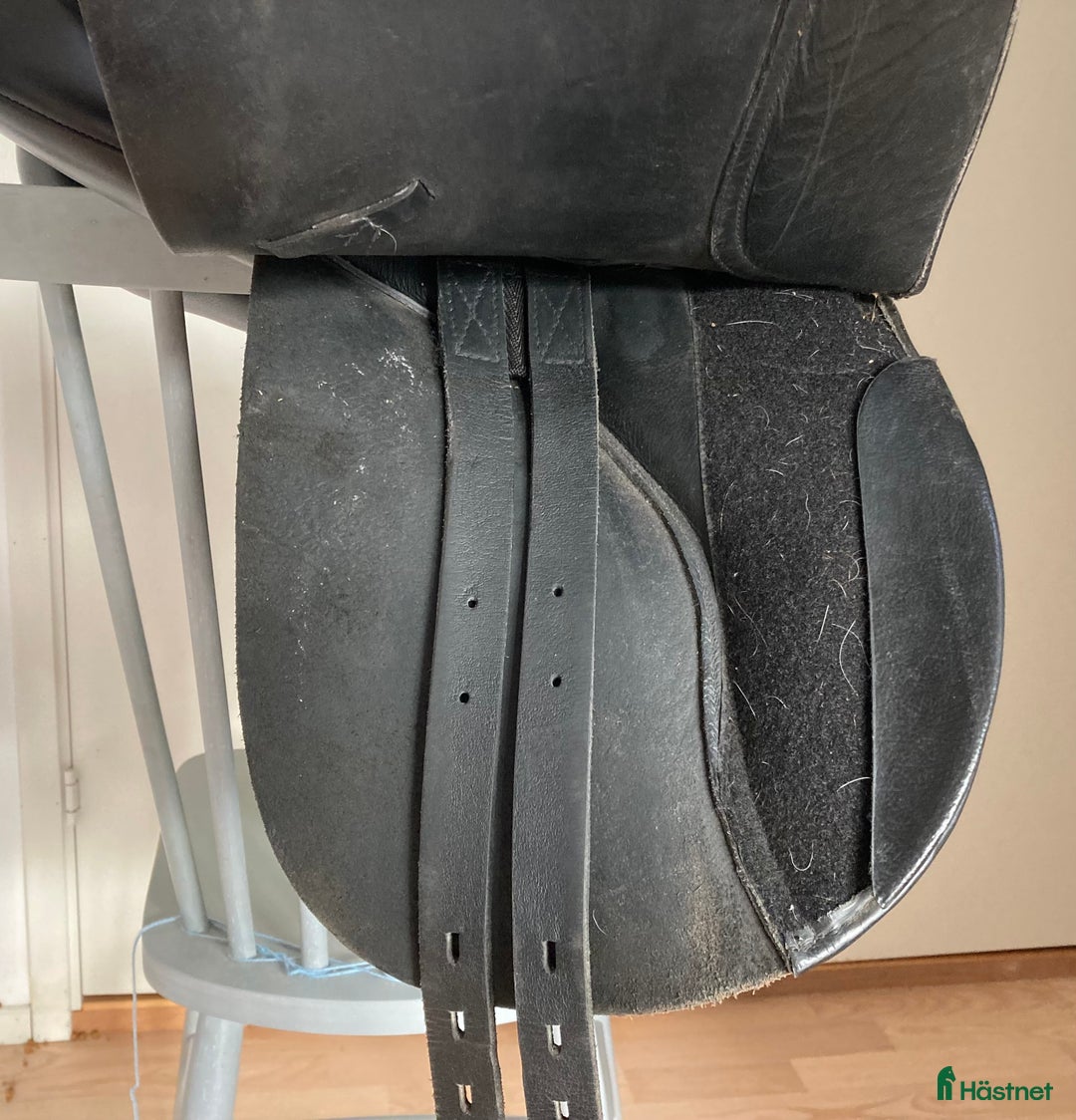 Sadlar hästutrustning till salu: Äldre Claridge House dressyrsadel i Vallentuna - Annons 4