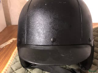 Hjälmar ryttarutrustning till salu: Hjälmar stlk 54-55 i Örbyhus - Annons 2