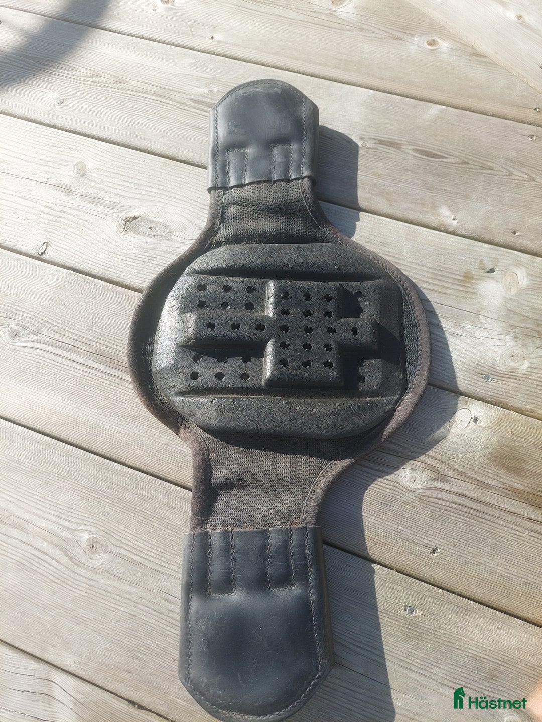 Sadeltillbehör hästutrustning till salu: Eric Le Tixerant sadelgjord dressyr strl 50 i Kungsbacka - Annons 2