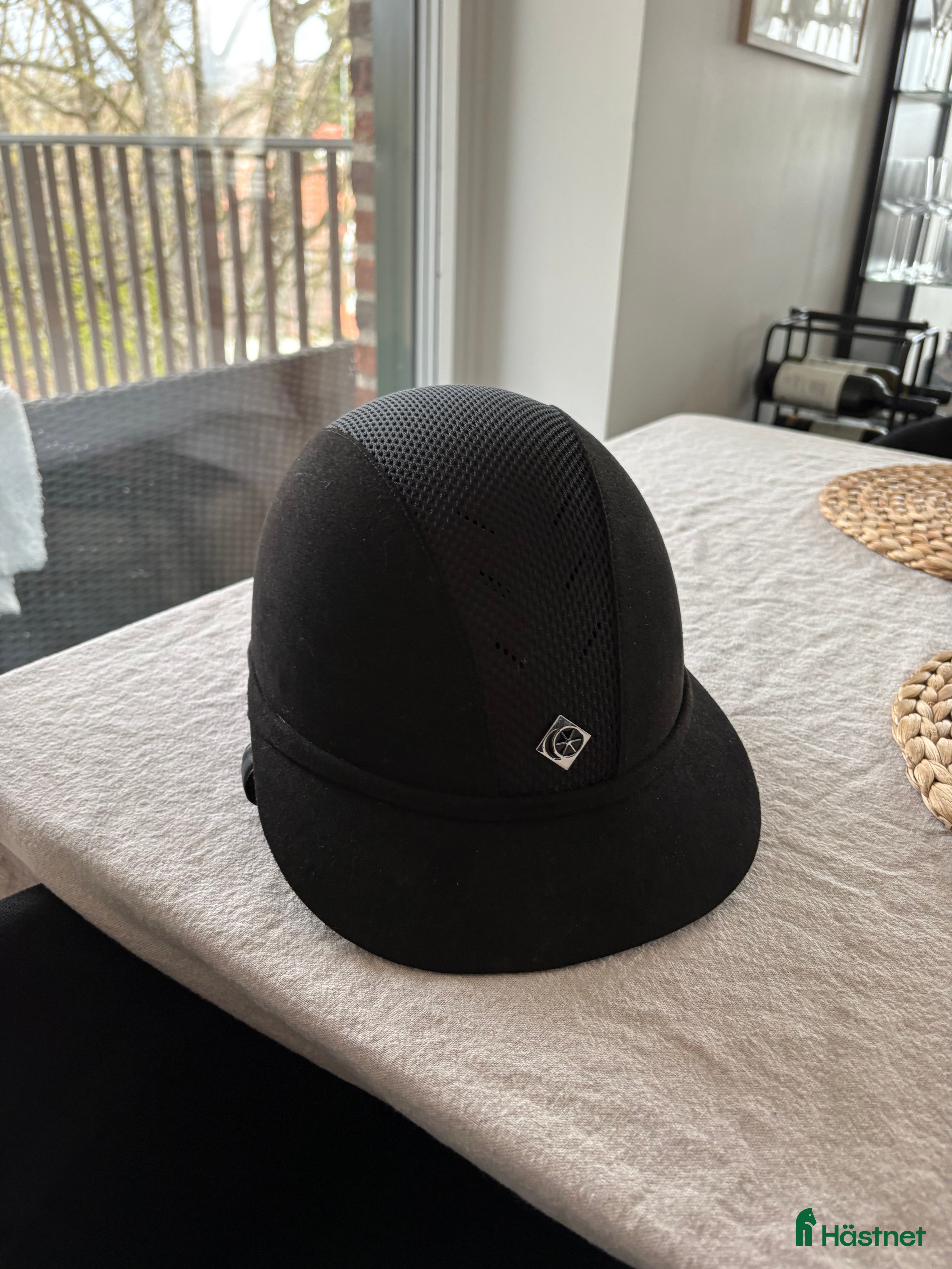 Hjälmar ryttarutrustning till salu: Charles Owen sp8 plus - Annons 1