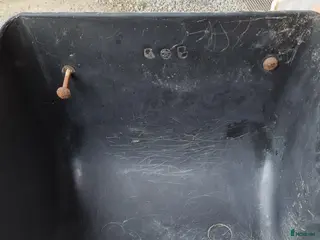 Stallinredning, stängsel & gård övrig utrustning till salu: 3st Krubbor o 2st saltstenshållare i Härryda - Annons 16