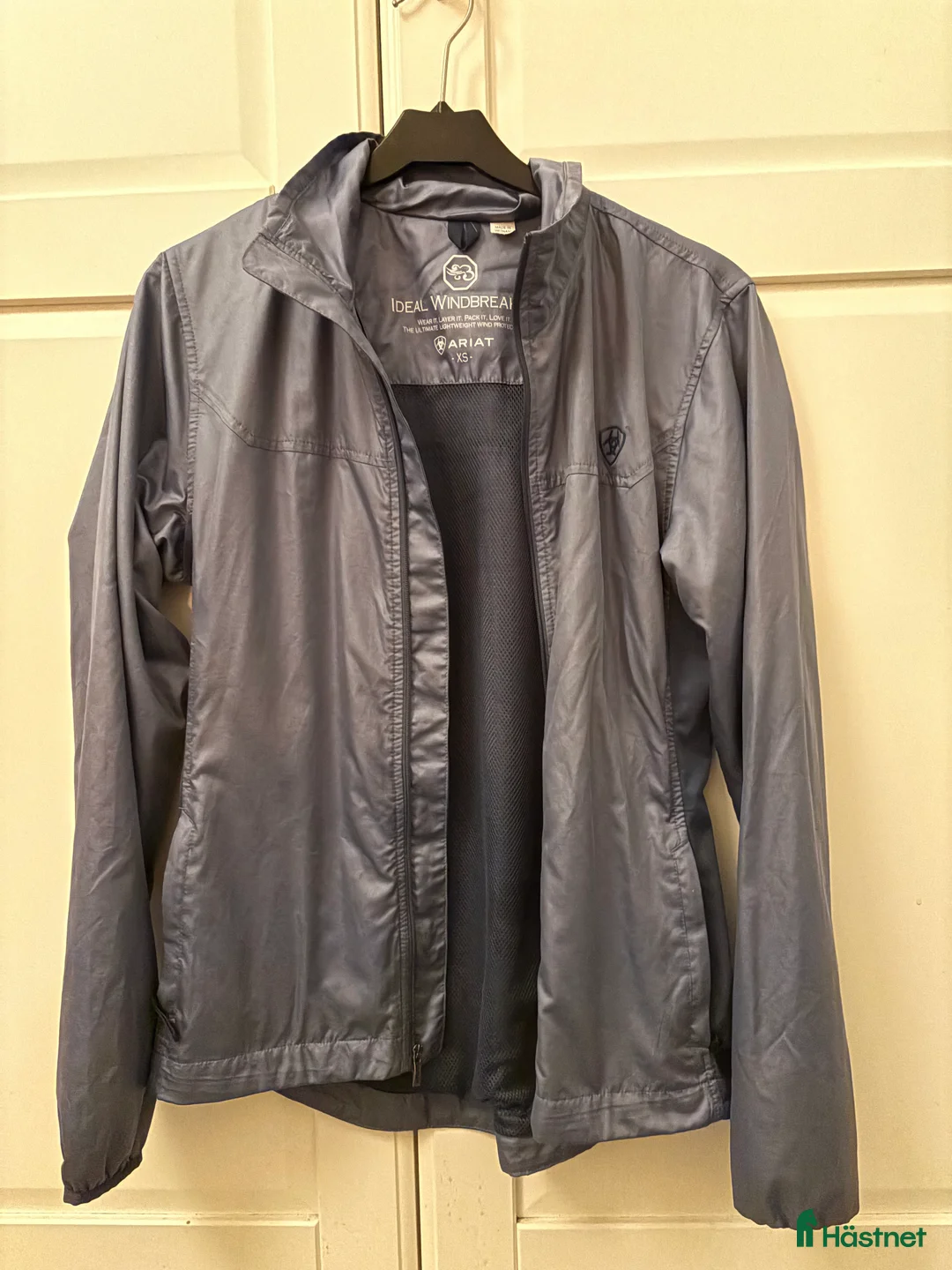 Övrigt Ridkläder ryttarutrustning till salu: Ariat kofta - Annons 1