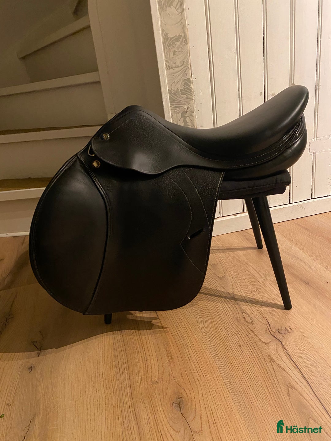 Sadlar hästutrustning till salu: Svart prestige versailles i Insjön - Annons 4