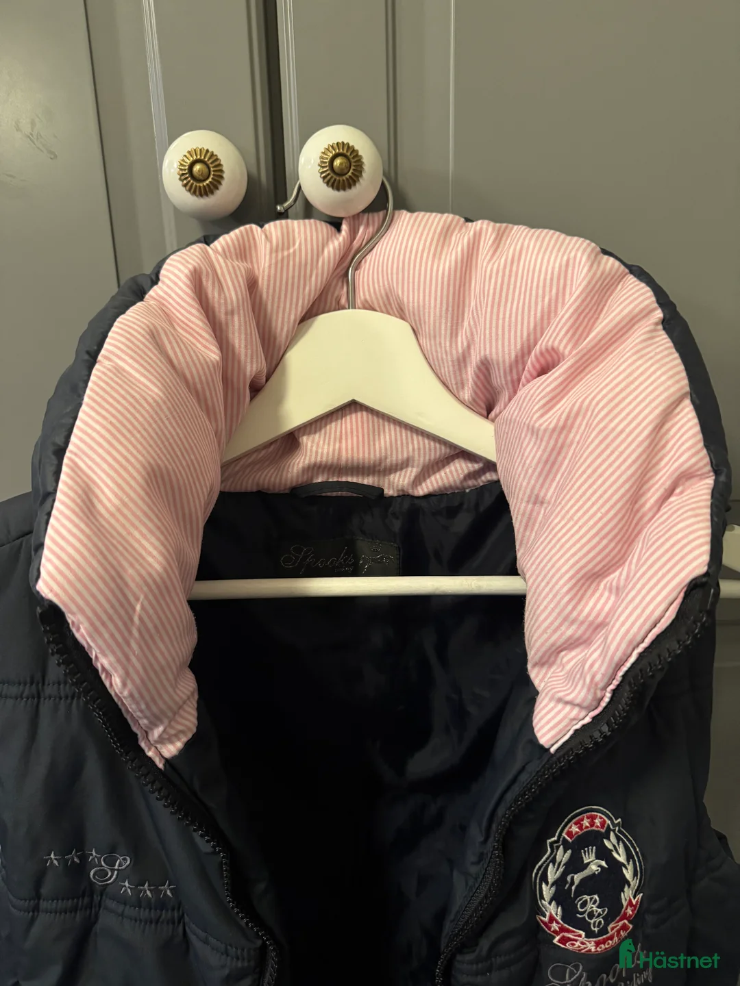 Övrigt Ridkläder ryttarutrustning till salu: Spooks väst marinblå i Emmaboda - Annons 4