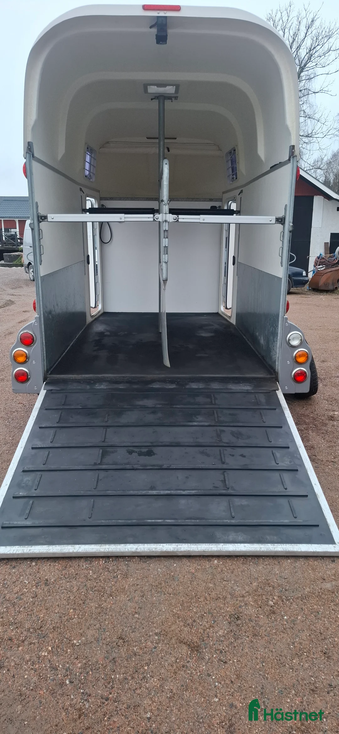 Hästtransporter  fordon & transport till salu: Thule Excellent Grand Prix 2014 i Sjövik - Annons 2