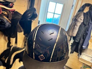 Hjälmar ryttarutrustning till salu: Charles Owen hjälm blå i Falkenberg - Annons 20