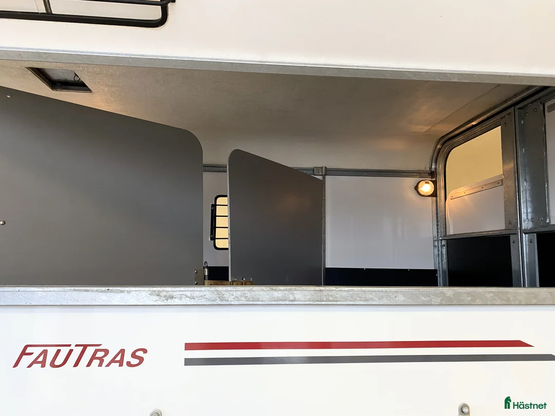 Hästtransporter  fordon & transport till salu: Fin Fautras Oblic+2 2021 m ramp o öppningsbar sida - Annons 9