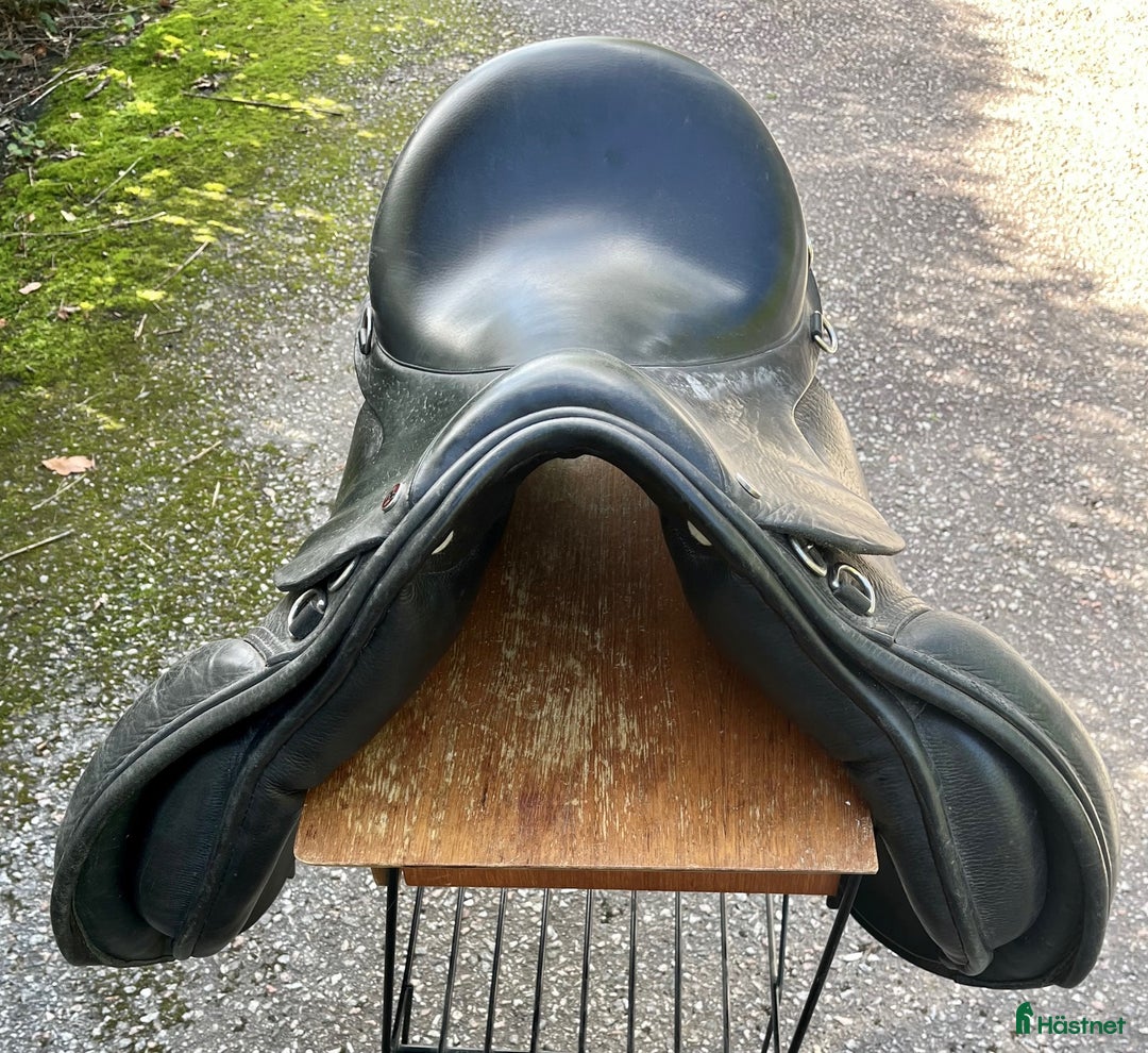 Sadlar hästutrustning till salu: Solstice-Classic Distans Sadel i Drottningholm - Annons 3