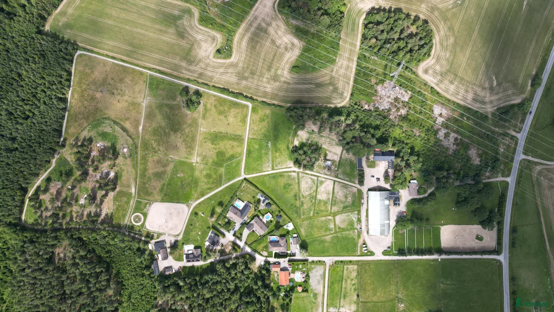  stallplats finnes: Boxplats m ridhus, två ridbanor och service Bålsta - Annons 13