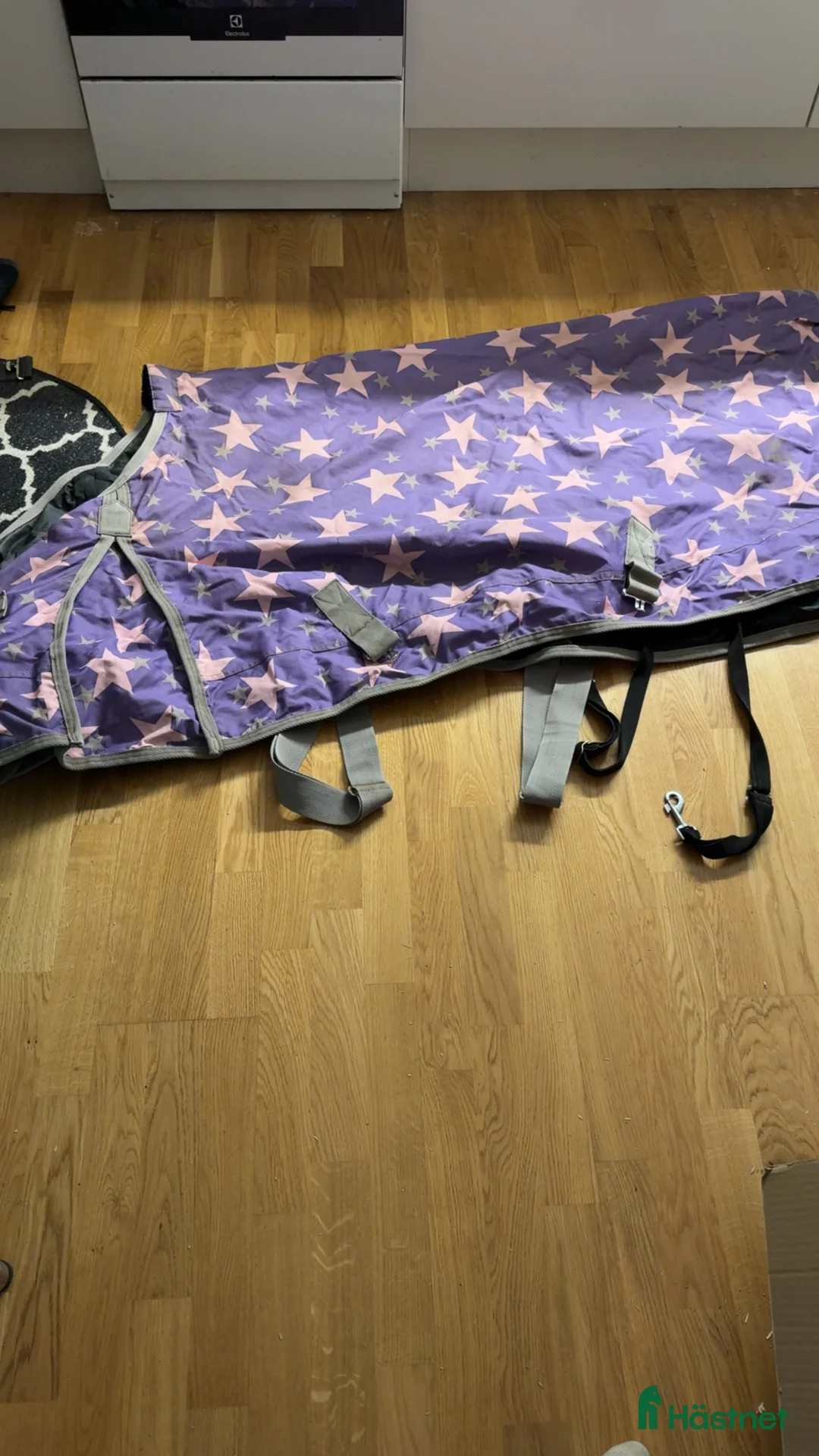 Täcken hästutrustning till salu: Häst täcken i Nyköping - Annons 1