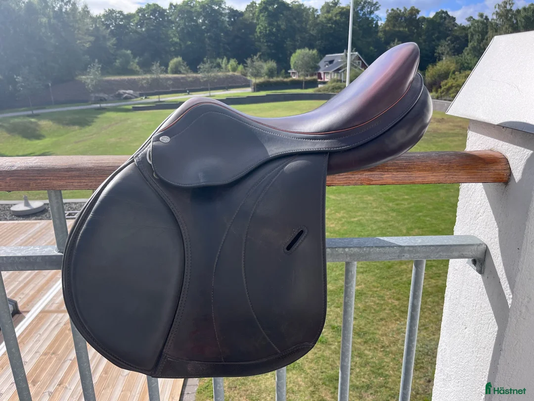 Sadlar hästutrustning till salu: Equipe expression special 16" - Annons 1