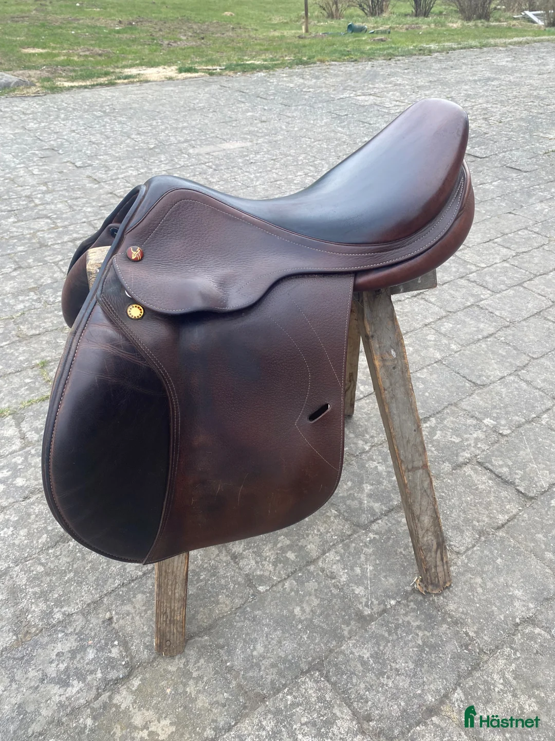 Sadlar hästutrustning till salu: Prestige hoppsadel - Annons 1