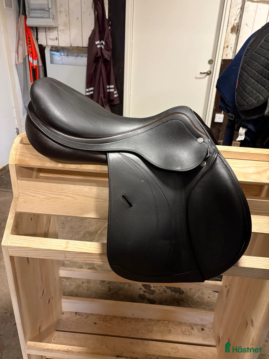 Sadlar hästutrustning till salu: Fin Equipe  i Svärtinge - Annons 1