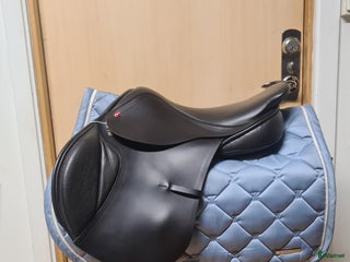 Sadlar hästutrustning till salu: Albion Adjusta Kontrol i Hamneda - Annons 9