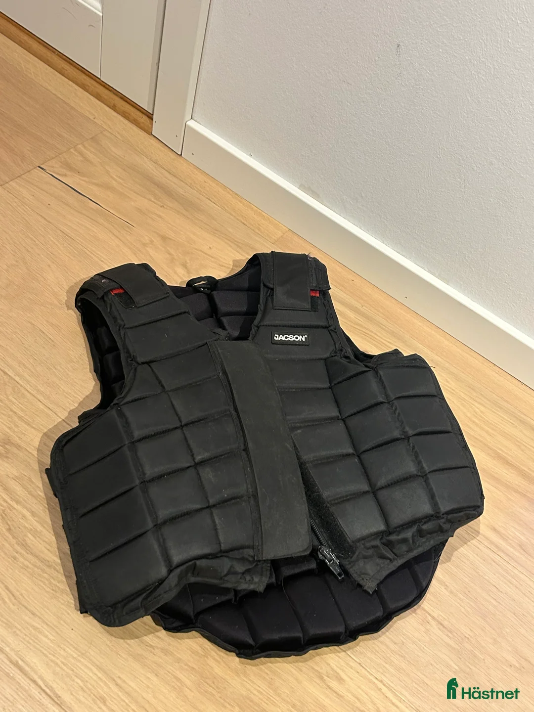 Säkerhetsvästar ryttarutrustning till salu: Säkerhetsväst Jacson 8 år i Åsa - Annons 2