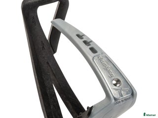 Stigbyglar hästutrustning till salu: free jumps i Jönköping - Annons 6