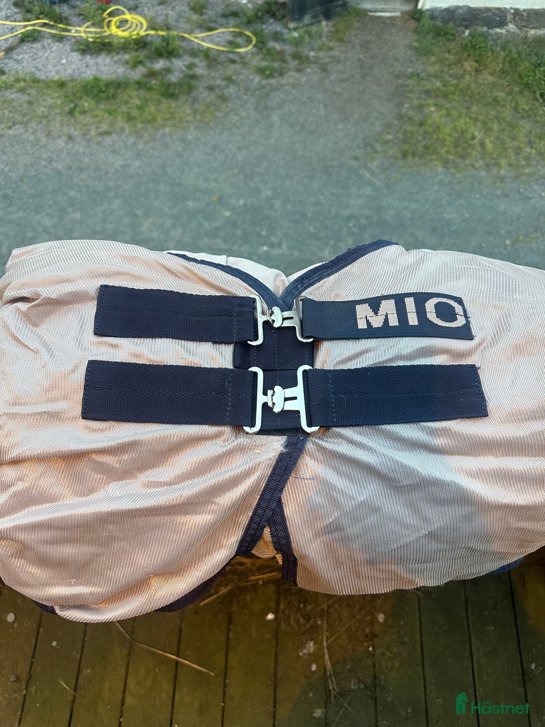 Täcken hästutrustning till salu: Säljer billiga flugtäcken! i Forserum - Annons 1