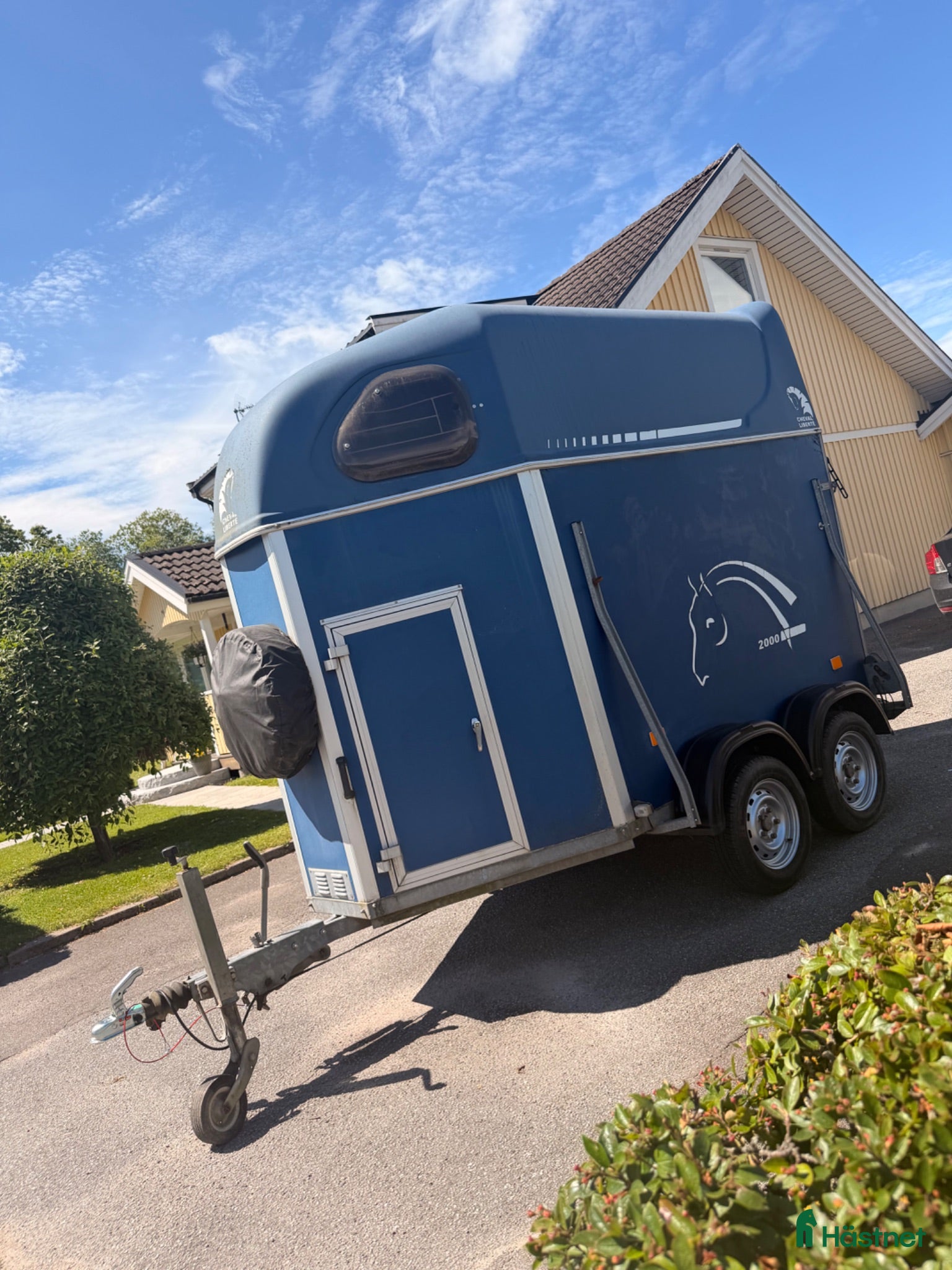 Hästtransporter  fordon & transport till salu: Cheval liberté - Ny bes - Nytt golv - Annons 1
