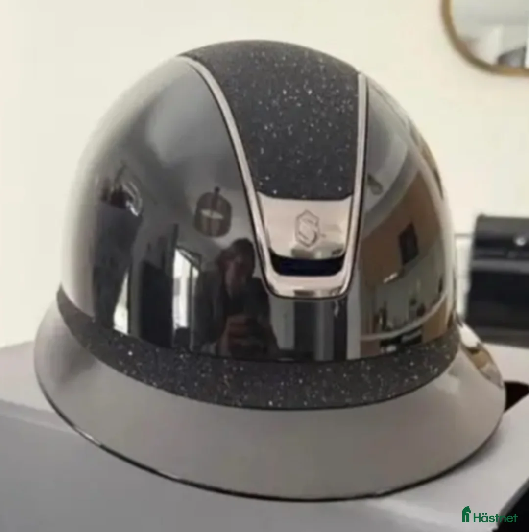 Hjälmar ryttarutrustning till salu: Miss Shield V2 - Annons 2