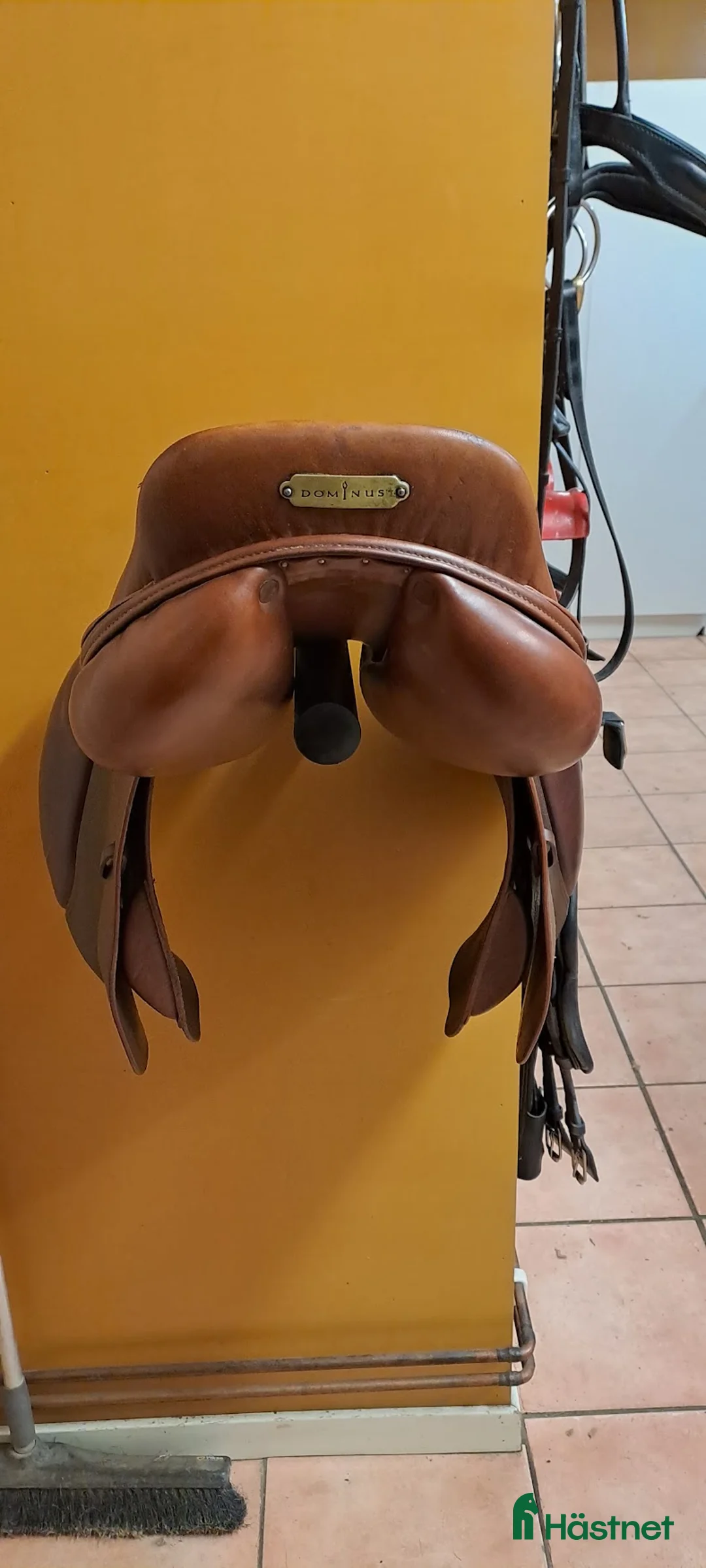 Sadlar hästutrustning till salu: Italiensk flatback hoppsadel i Västerhaninge - Annons 8
