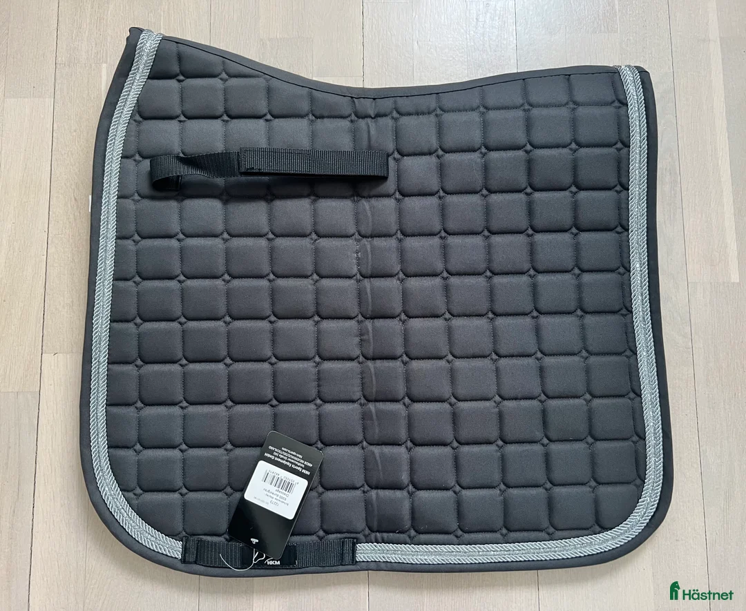 Schabrak & Vojlockar hästutrustning till salu: Fina dressyrschabralk - Annons 1