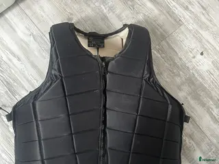 Säkerhetsvästar ryttarutrustning till salu: Racersafe i fint skick - Annons 14