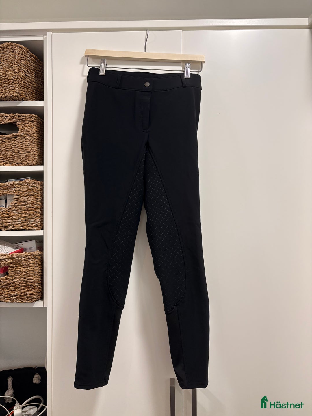 Ridbyxor ryttarutrustning till salu: Helt nya CRW ridbyxor  i Höllviken - Annons 1