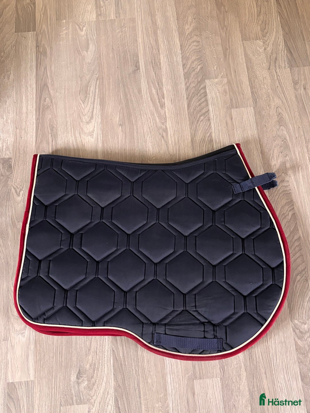 Schabrak & Vojlockar hästutrustning till salu: Fint Fairfield schabrak i Åhus - Annons 2