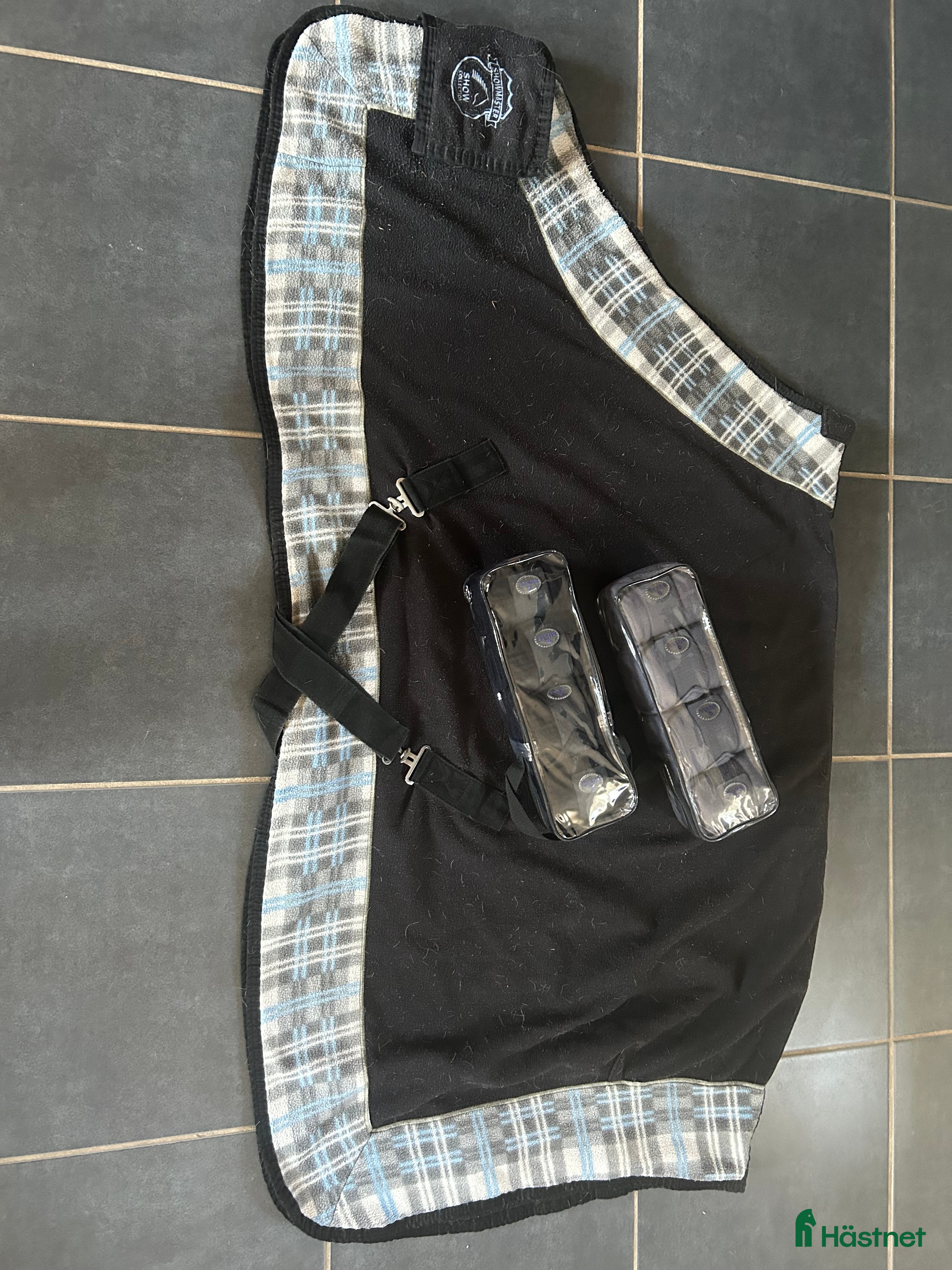 Täcken hästutrustning till salu: Fleecetäcken stl.125 och nya lindor - Annons 13