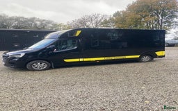 Hästlastbilar  fordon & transport till salu: Theault hästlastbil med sängar, b-körkort i Flyinge - Annons 3