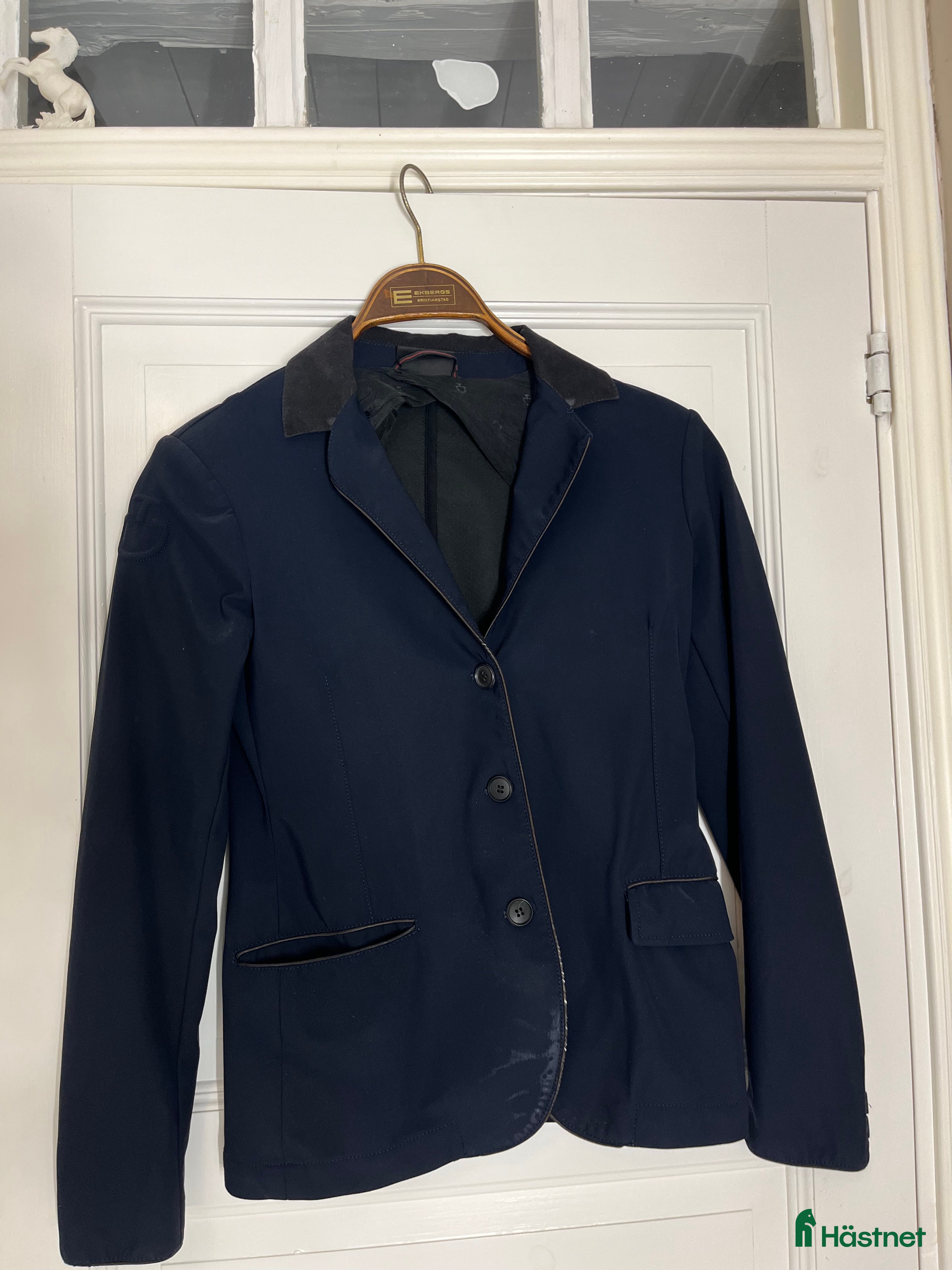 Jackor & Kavajer ryttarutrustning till salu: Cavalleria Toscana kavaj  i Steninge - Annons 24