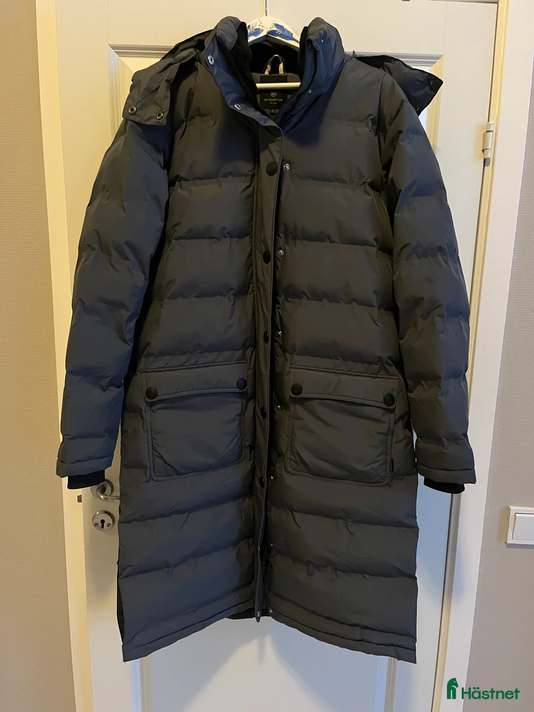 Jackor & Kavajer ryttarutrustning till salu: Lång ridkappa i Kolbäck - Annons 1