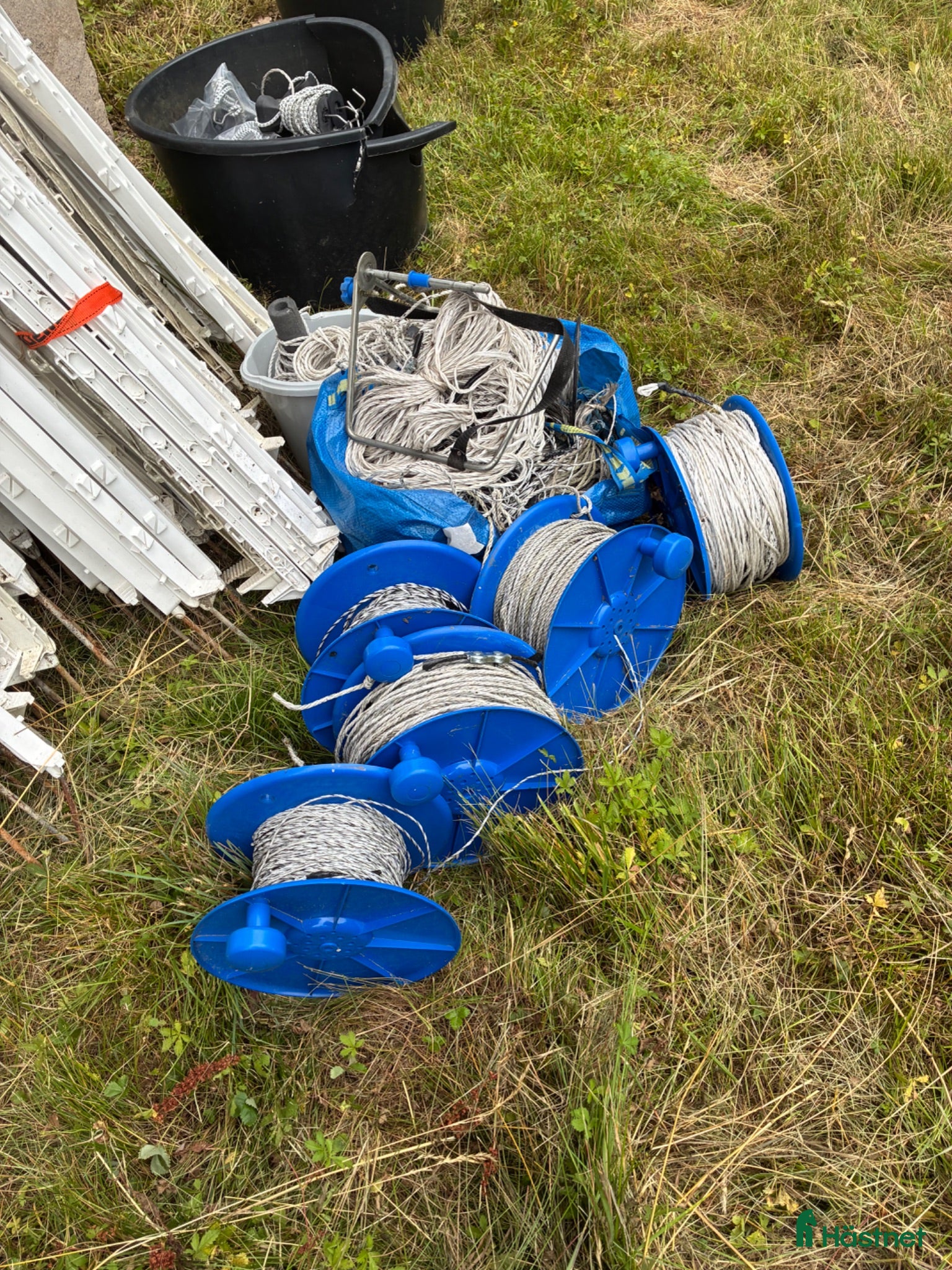 Stallinredning, stängsel & gård övrig utrustning till salu: Hagmaterial, stolpar, tråd, elastiska grindar - Annons 5