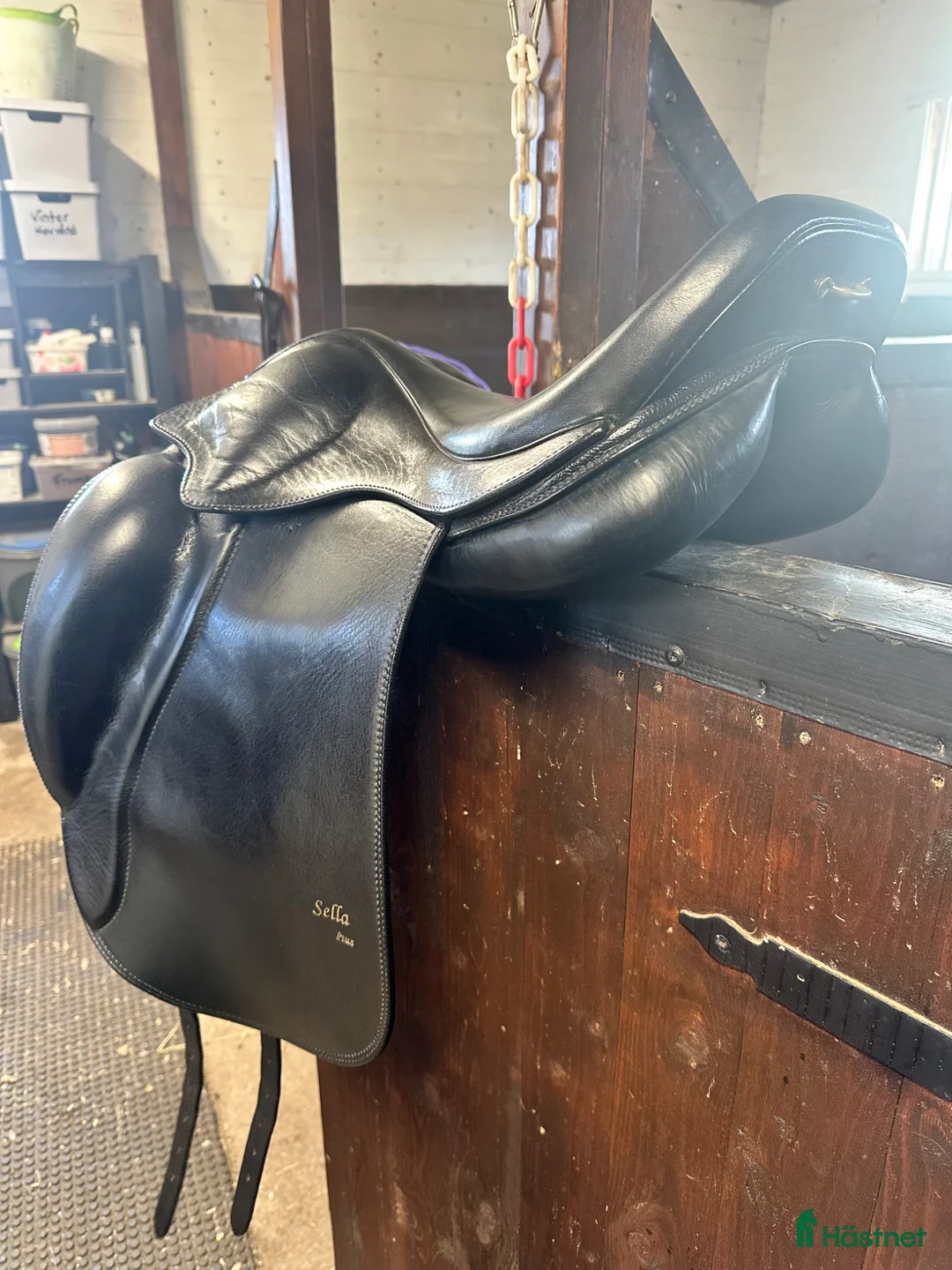 Sadlar hästutrustning till salu: Eques Sella plus ullstoppad 17,5 tum - Annons 2