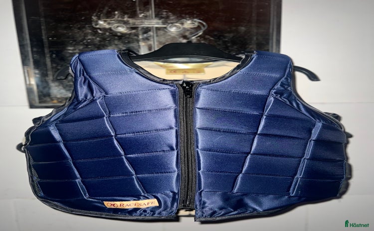 Säkerhetsvästar ryttarutrustning till salu: Oanvänd racesafe!  i Järvsö - Annons 10